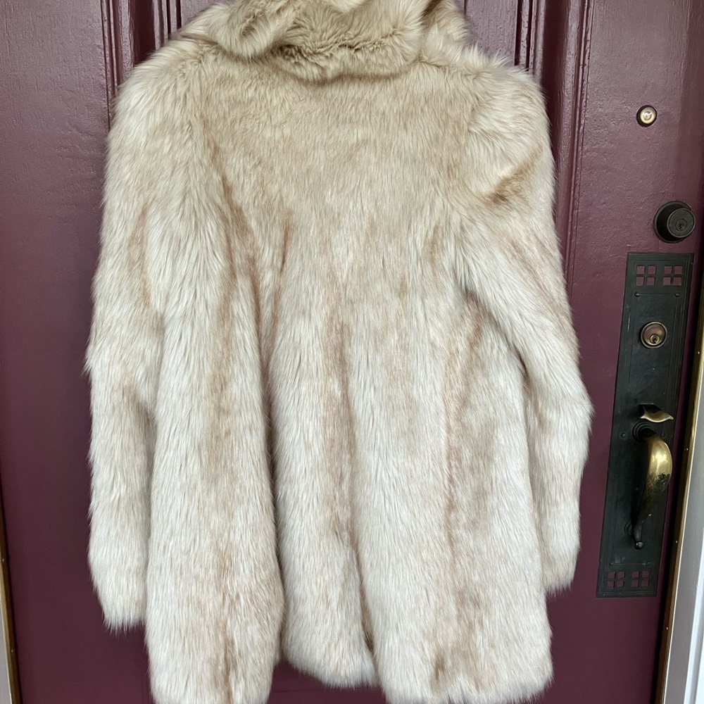 Zara FAUX FUR COAT WITH PADDED SHOULDERS - Picture 8 of 8